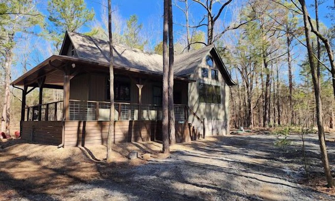 Whitesboro Cabine | The Rideout-5 min from the trails