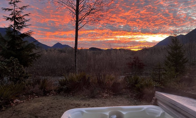 Ashford Maison | The River House: A quiet getaway with Stunning Mountain views.