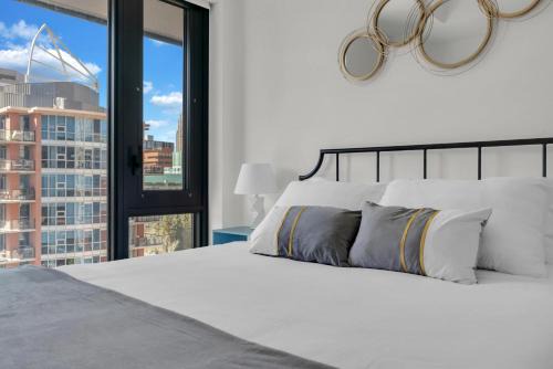 Eau Claire Appartement | The Riverlight Den DT Comfort & Amazing City Views