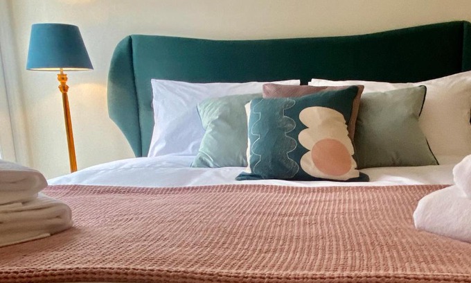 Frome Maison | The Riverside Retreat - Central Frome