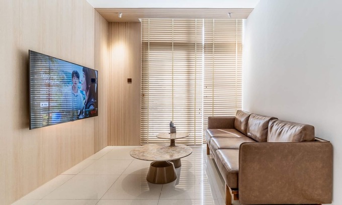 Downtown Ho Chi Minh City Appartement | The Rixx Premium Apartment in the heart of Saigon(pool/gym/security/rooftop bar)