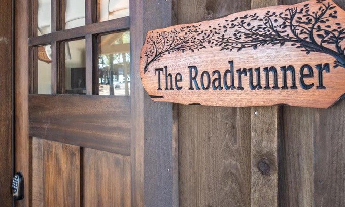 Elm Mott Chalet De Ski | The Roadrunner Cabin 15MIN to Magnolia Baylor