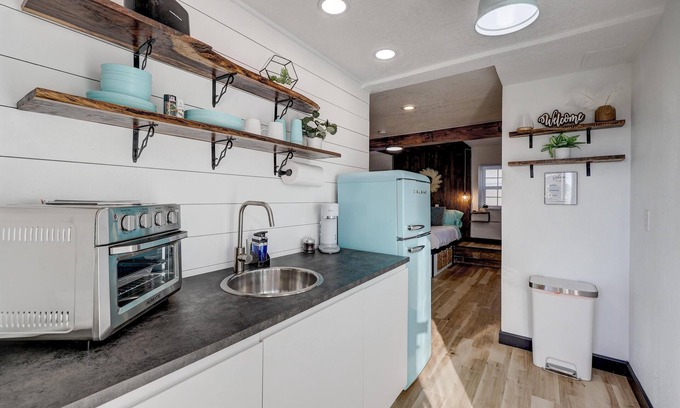 Webb City Appartement | The Robin's Egg: Downstairs Studio