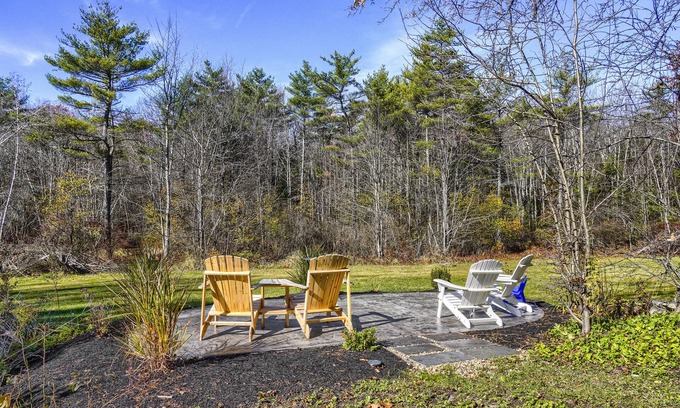 Peterborough Autre | The Robin’s Nest - Beautiful New Hampshire Country