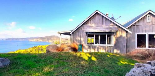 Tuateawa Maison | The Rock