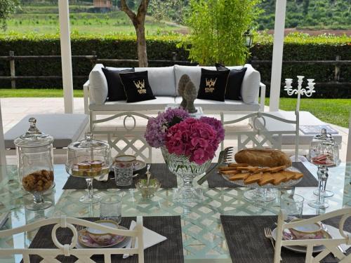 Albisano Maison | The Romantic Dependance in Luxury Villa