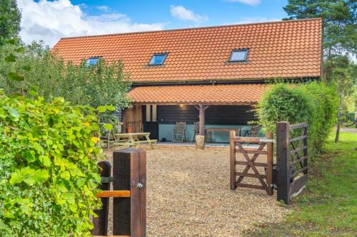 Wendling Maison | The Roost by Big Skies Cottages