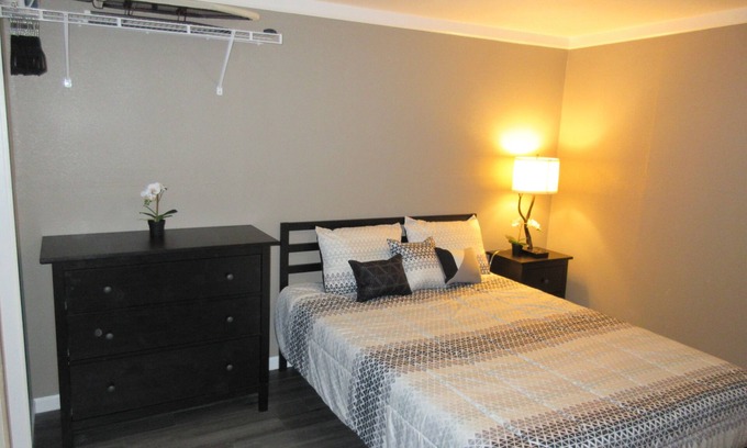 North San Antonio - SAT Maison | The Roost 🐓 - Guest House with Queen bed and Twin futon