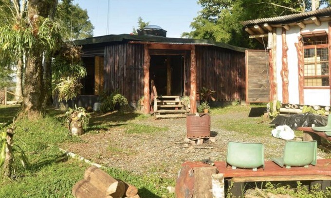Filandia Cabine | The round house in Filandia with waterfall