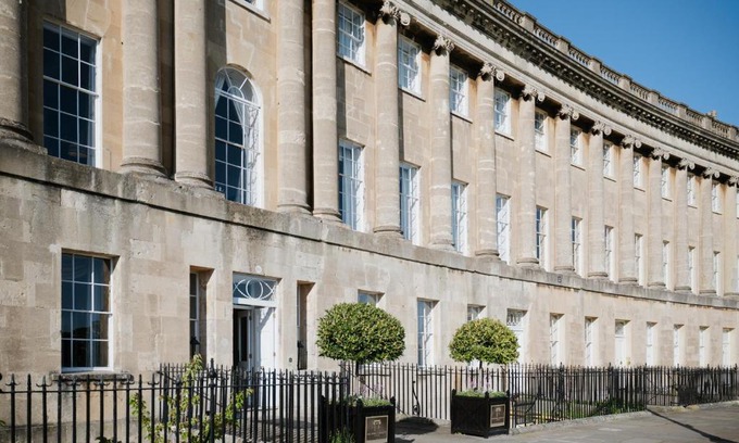Upper Town Hôtel | The Royal Crescent Hotel & Spa