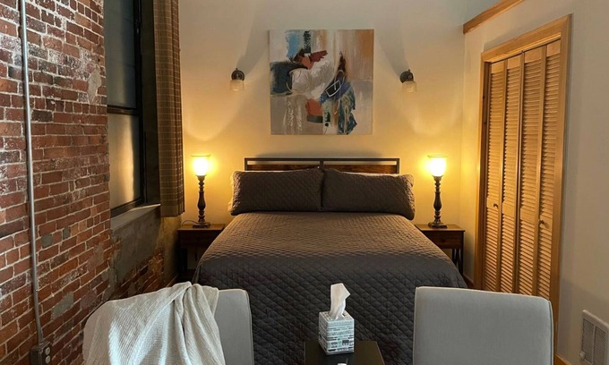 Pawtucket Appartement | The Rustic Red Studio Loft in Historic Pawtucket RI