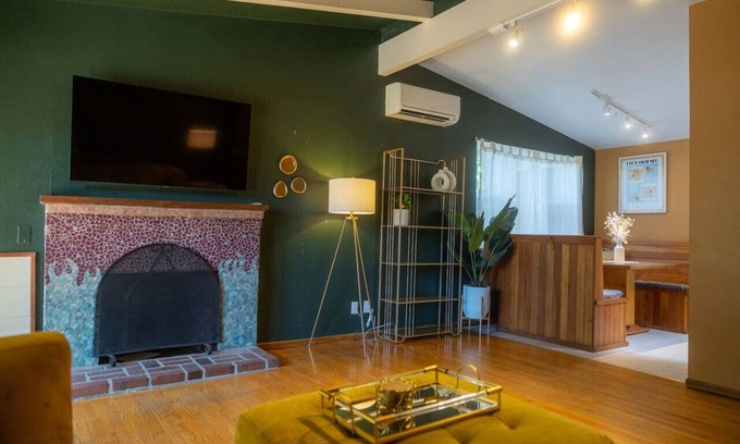 Friendly Maison | The Rustic Roost: 3 miles to U of O