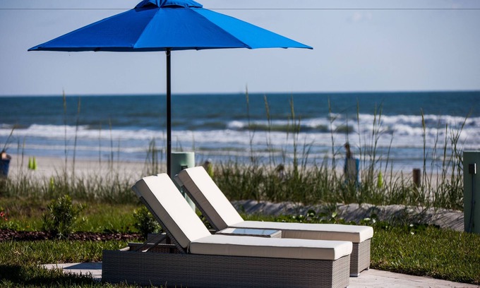 New Smyrna Beach Hôtel | The Salty Mermaid Oceanfront Hotel