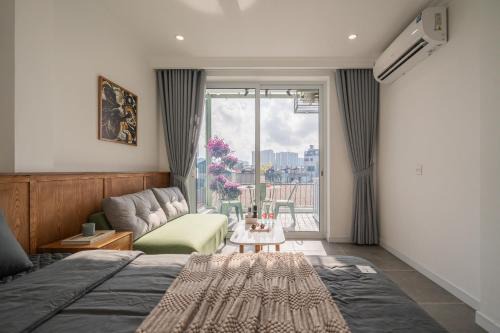 Thanh Nhan Appartement | The Sapphire Bamboo Hanoi-Stylish Loft with Rooftop Pool-Near Street Food