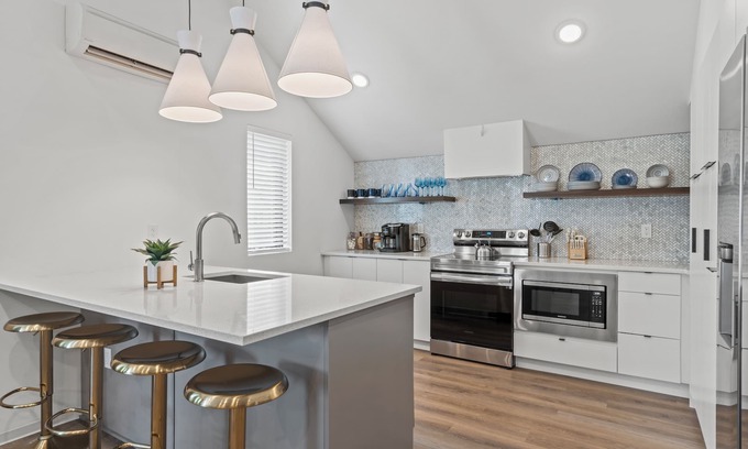 Shawnee Appartement | The Savannah - Walkable + Dog Park+Outdoor Space