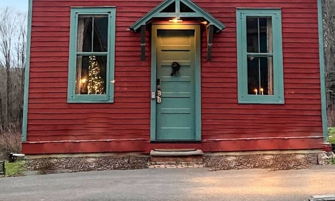 Franklin Springs Cottage | 1860s Schoolhouse, Serene Country Setting