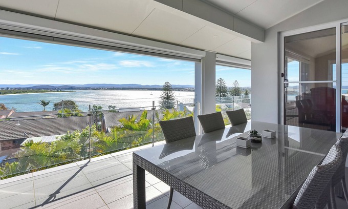 Swansea Heads Maison | The Sea Serenade - Panoramic views of Swansea!