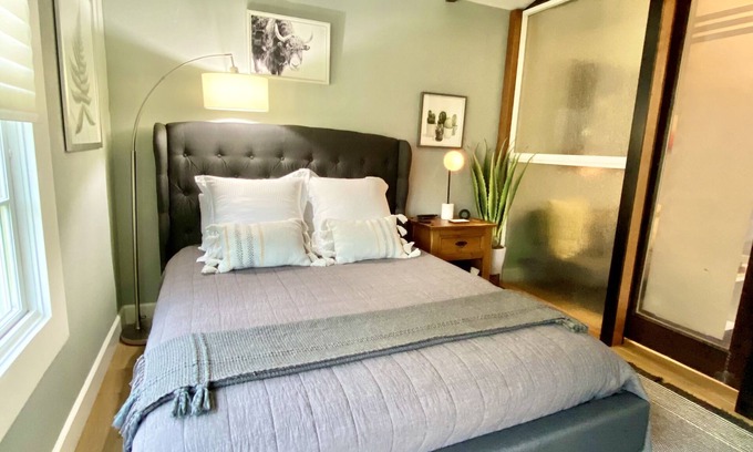 Dickinson Maison | The Sea Shack--Perfect For Mardi Gras, Rodeo, Blocks Away From Boat Ramp And Bay