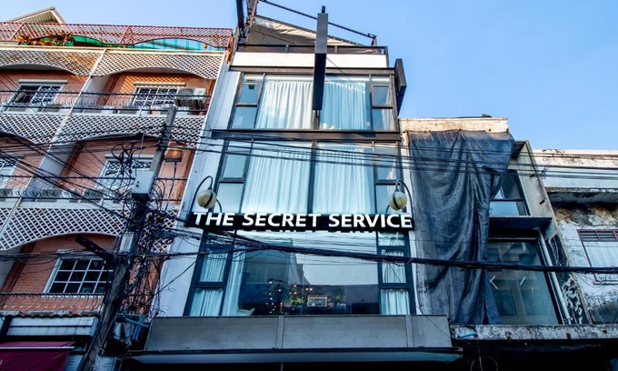 Talat Yot Maison | The Secret Service