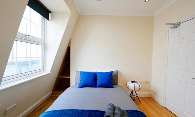 Somers Town Maison | The Shakespeare Residence in Kings Cross!!! 3 Floors