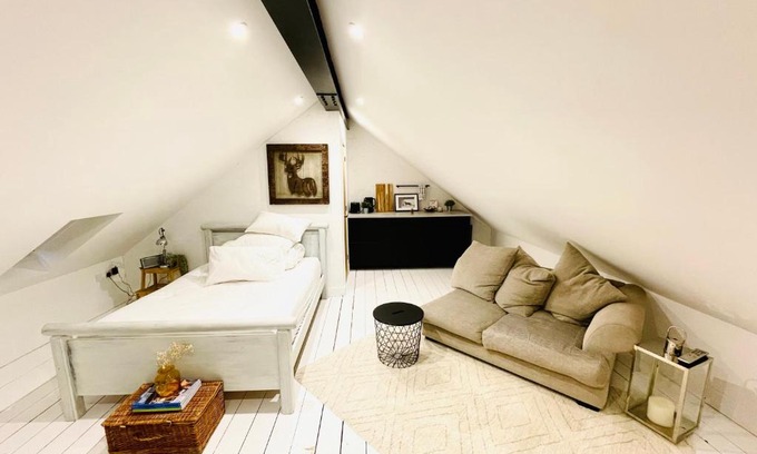 Wooburn Moor Maison | The Shed -an inspirational studio in the Chilterns