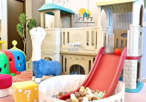 Bunga Paya Pantai Appartement | The Shore l Luxury 3BR l 6-9pax l Direct Mall Access l City Centre l Melaka River l Jonker Street by Jay Stay Management