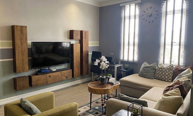 Constant Spring Appartement | The Sky Lounge - 2BD APT w/Amazing Roof Deck Views