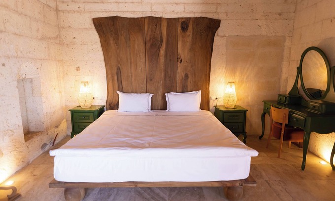 Uchisar Appartement | The Skyfall Jacuzzi Suite with Balloon View and Terrace 302