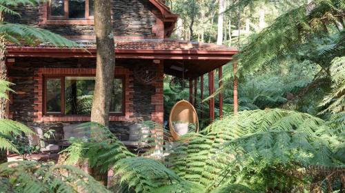 Mount Toolebewong Villa | The Slate House
