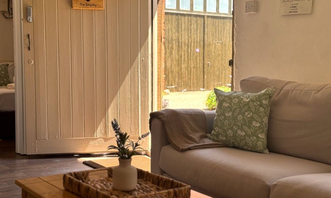 Lechlade Appartement | The Smythy Cotswolds Cottage Farm Stay With Pool