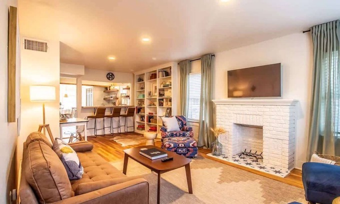 Tech Terrace Maison | The Southwest Nest - 2BR/2BA - Close to TTU
