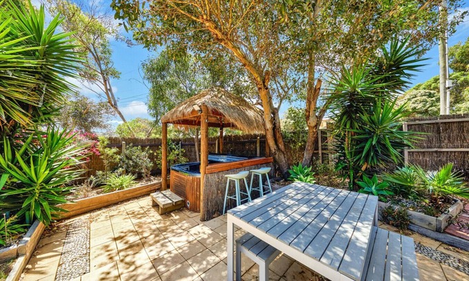Surf Coast Maison | The Spa House - Jan Juc