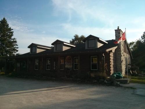 Wiarton Hôtel | The Spirit Rock Outpost & Lodge