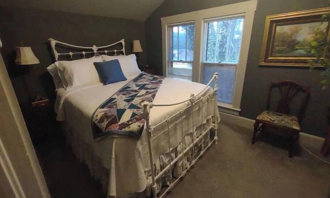 Hardy Maison | The Spring River Stonehouse Inn, Abby's Room