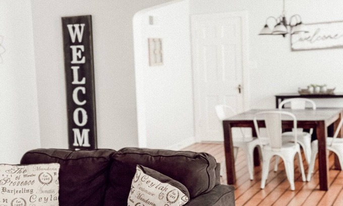 Champaign Maison | The Springfield: 2br - 1bth - 4 guests