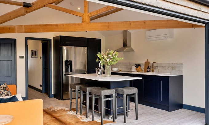 Hawling Maison | The Stables at Lilac Cottage by Interhome