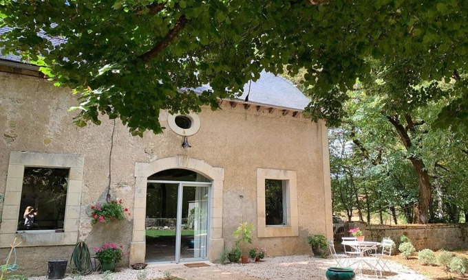 Foissac Maison | Château Mas de Pradiè, gîte de luxe 2 pièces 'Les Ecuries' en Aveyron.