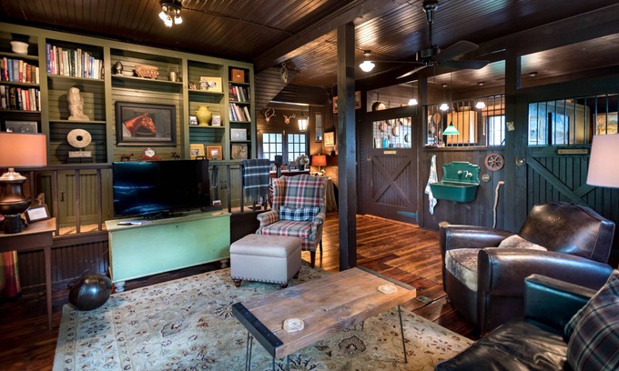 Lincoln Park Maison | Les écuries dans la maison de transport