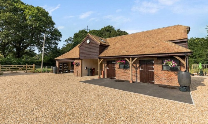 Northchapel Maison | The Stables near Petworth