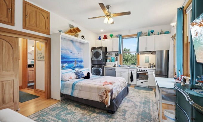 Fort Atkinson Copropriété | The Starlight Tower Ocean Breeze Suite by RedAwning