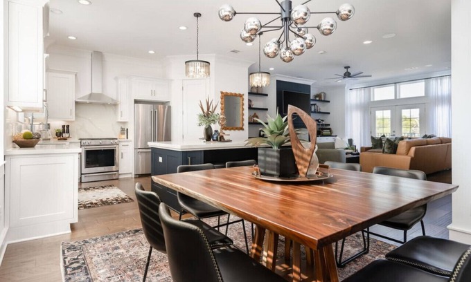College Station Maison | The Station: Luxurious Rustic Elegance 3 King Suites