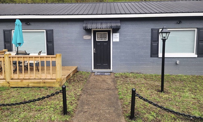 Charlton Heights Maison | The Station