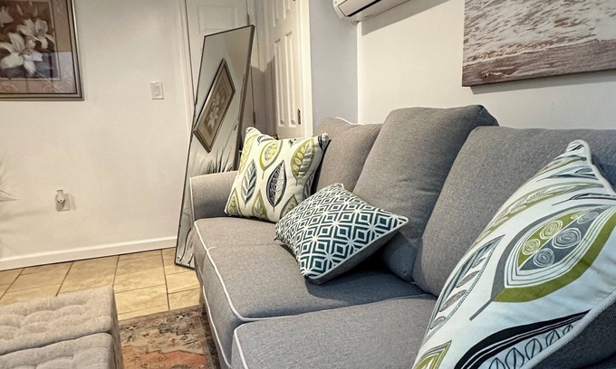 Uniondale Appartement | The Stone House! Pvt Entry/Sleeps 4 - by Hofstra