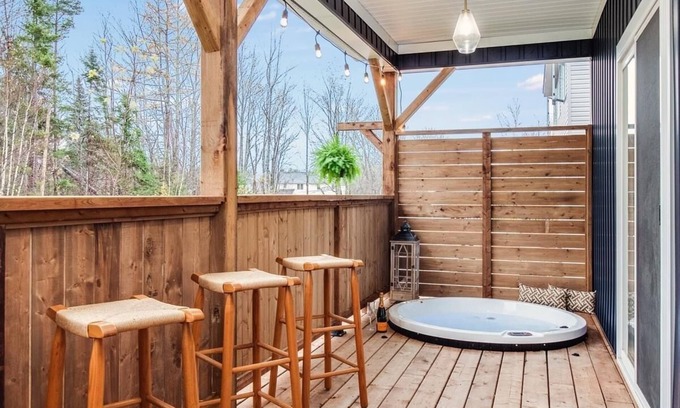 Fredericton Maison | The Stonehill - Luxury Home Minutes to Fredericton