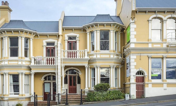 Dunedin City Centre Maison | The Stuart St Terraced House