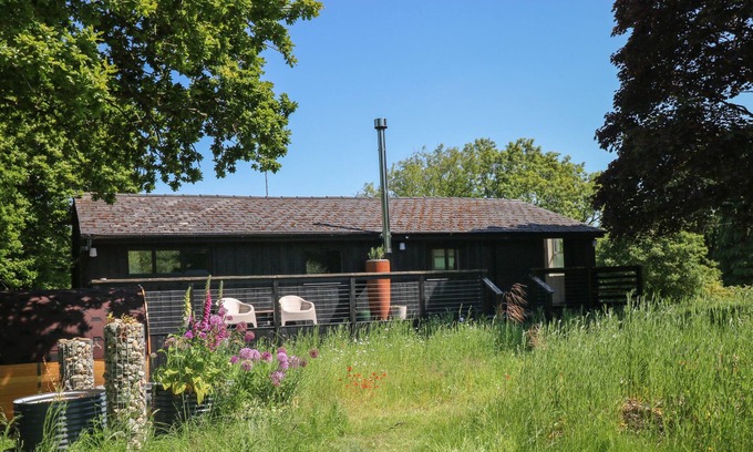 Cilgerran Maison | THE STUDIO, pet friendly, character holiday cottage in Cilgerran