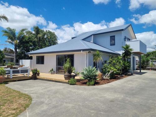 Mangawhai Heads Maison | The Sun Trap in Mangawhai Heads