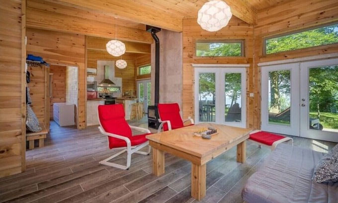 Brocton Chalet De Ski | The Sunset Hideaway in Portland, NY
