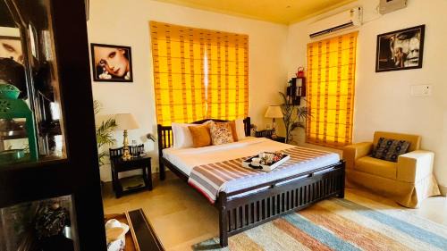 Lansdowne Maison | The Sunshine Room, Deluxe room in The Umri Lansdowne