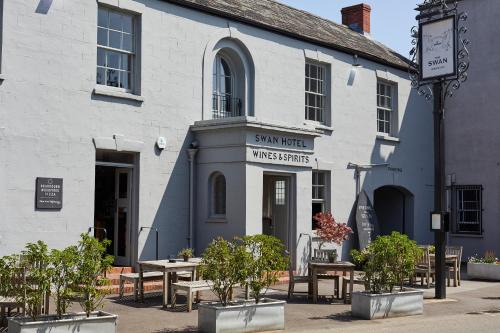 Wedmore Maison | The Swan